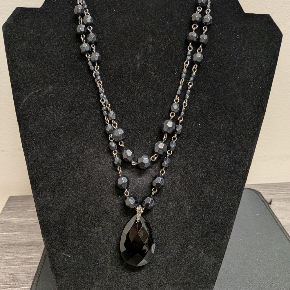 Avon Black Beaded Necklace with Faceted Pendant 1990